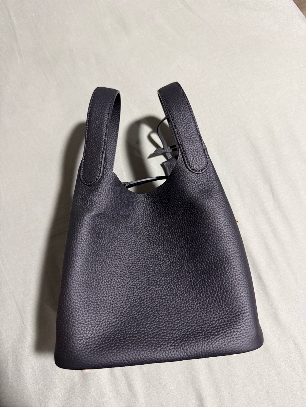 Minimal Pebbled Leather Tote in Black